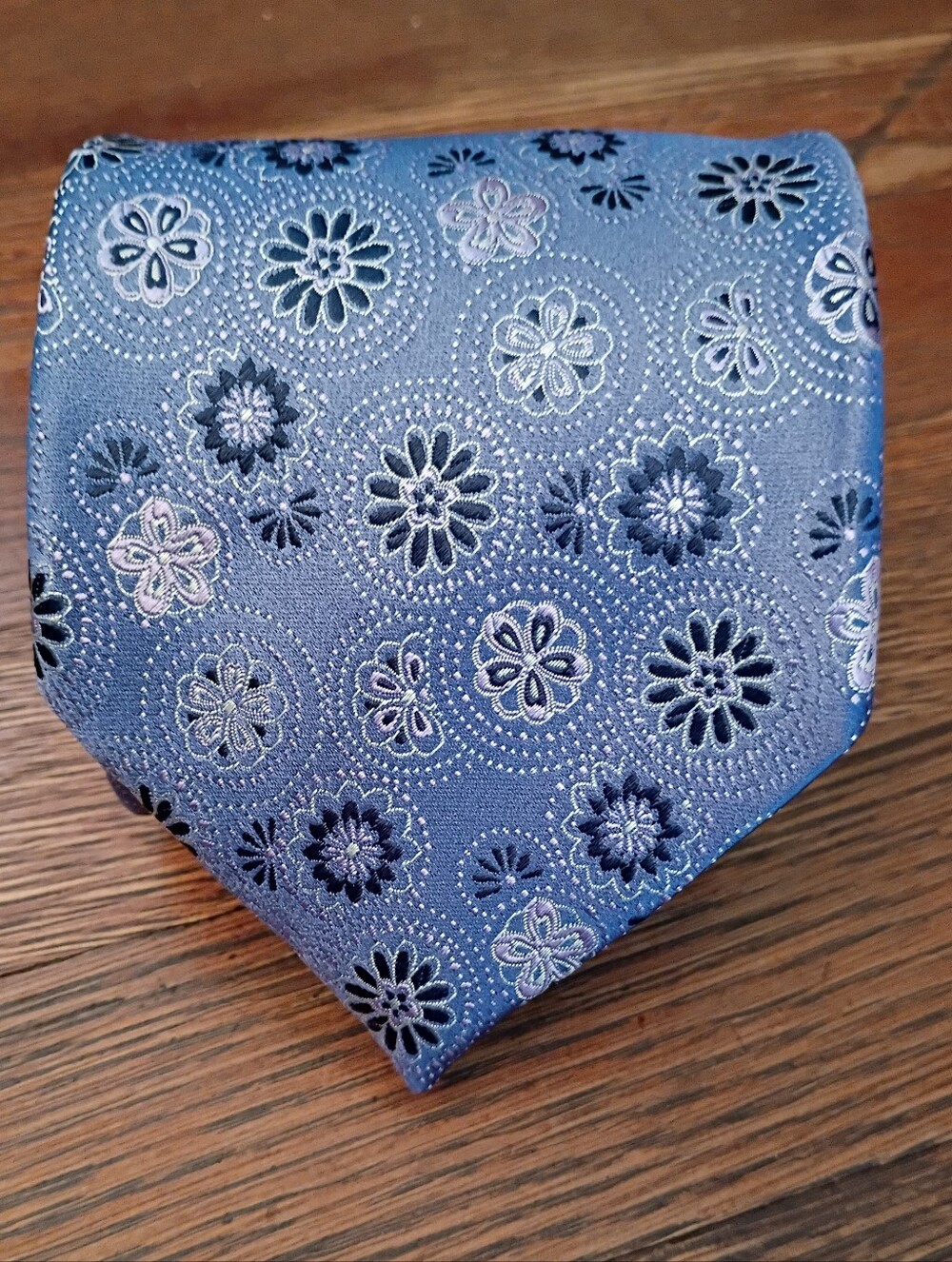 Ermenegildo Zegna Blue Lavender Floral Geometric 100 Percent Silk Tie Luxe Mens